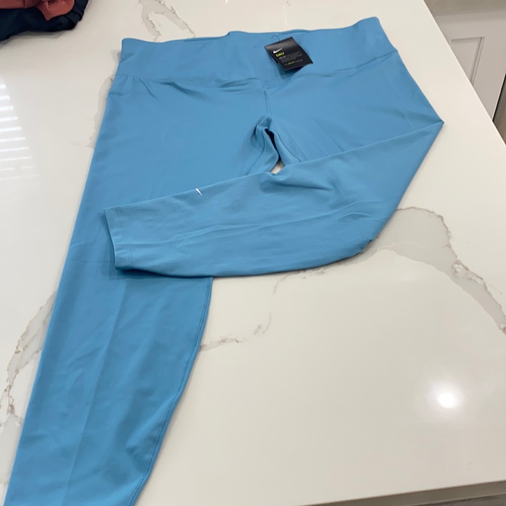 NWT Nike Performance Tights